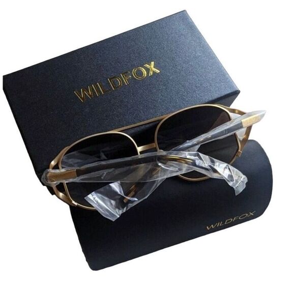 Wildfox Dynasty “Crystal” Retro 80’s Sunglasses NEW In Box - Picture 7 of 11